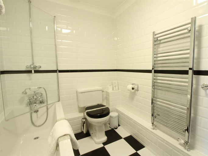 Bathroom 3, Pilgrims Hotel, Kent