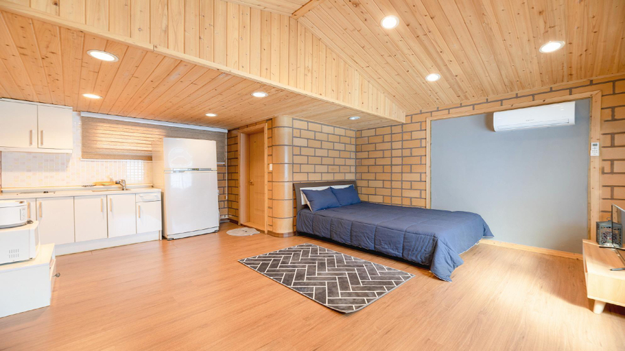 Bedroom 2, Gapyeong Pumkin Pension, Gapyeong