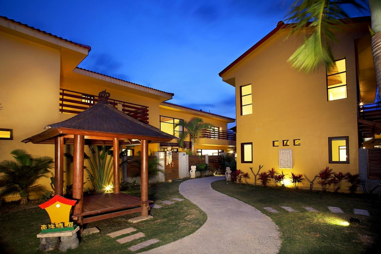 Exterior & Views