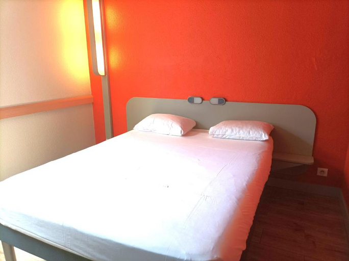 Bedroom 3, Cit'Hotel Design Booking.com, Essonne