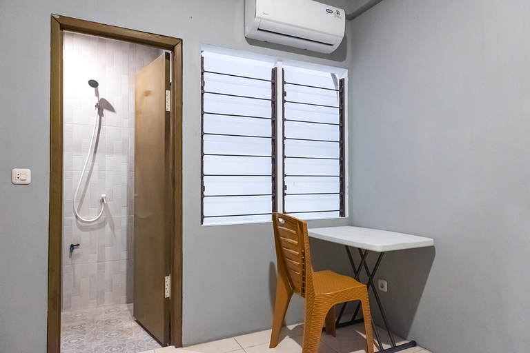 Bathroom 5, TwoSpaces Living at Graha Asri Syariah, Sidoarjo