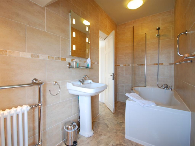 Bathroom, The Gladstone, Conwy