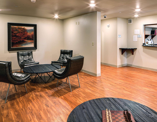 Public Area 2, WoodSpring Suites Columbus Easton, Franklin