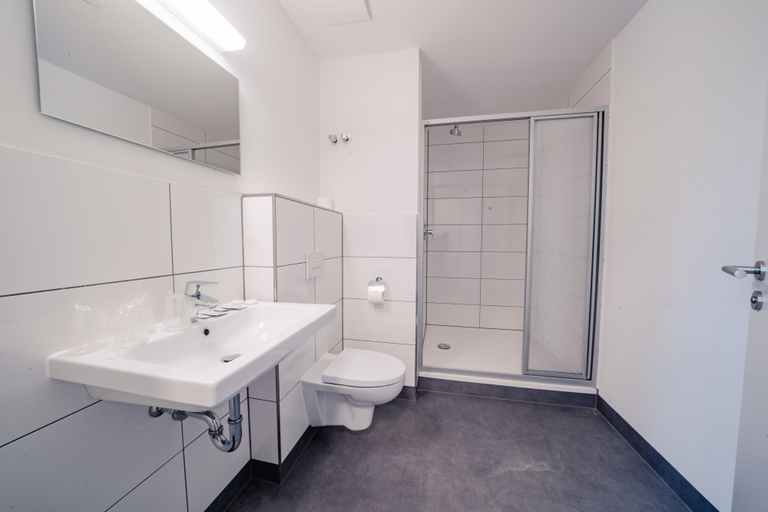 Bathroom 5, NeoHostel Berlin, Berlin