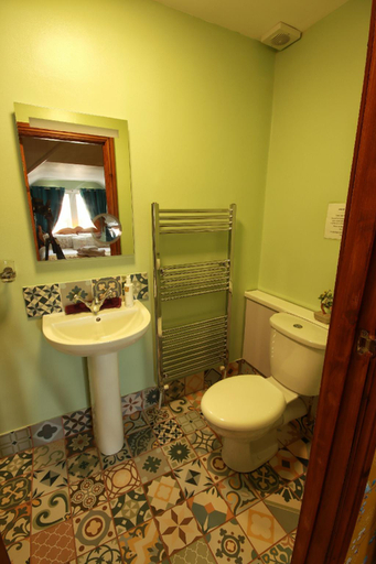 Bathroom 2, Beaches BandB, Torbay