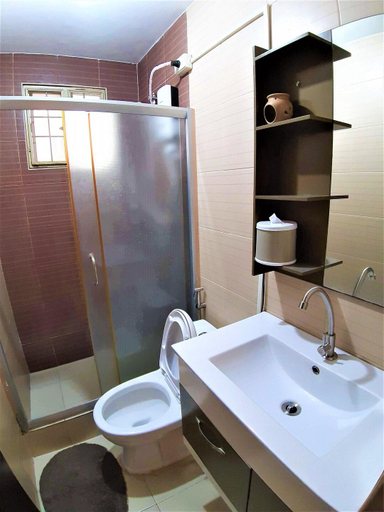Bathroom 2, La Casa Felice, Mabalacat