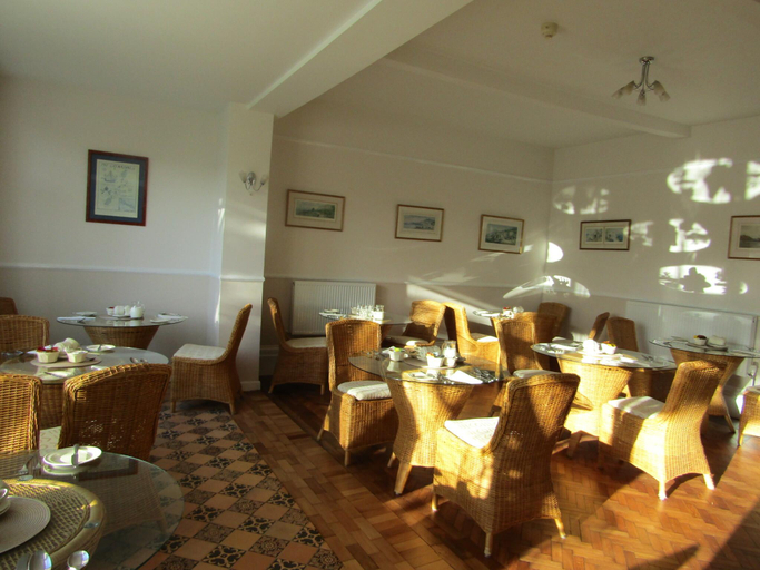 Food & Drinks 5, St Maur, Isle of Wight