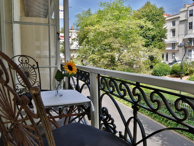 Others 4, Churchill Guest House, Brighton and Hove