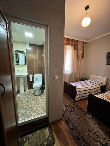 Bathroom, Hotel monade, Kutaisi