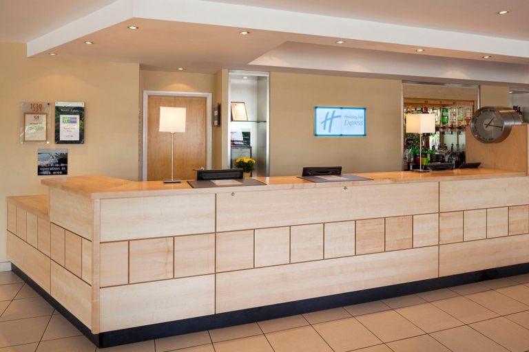 Public Area 5, Holiday Inn Express CHESTER - RACECOURSE by IHG, Cheshire West and Chester