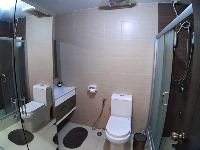 Bathroom 2, La Casa Felice, Mabalacat