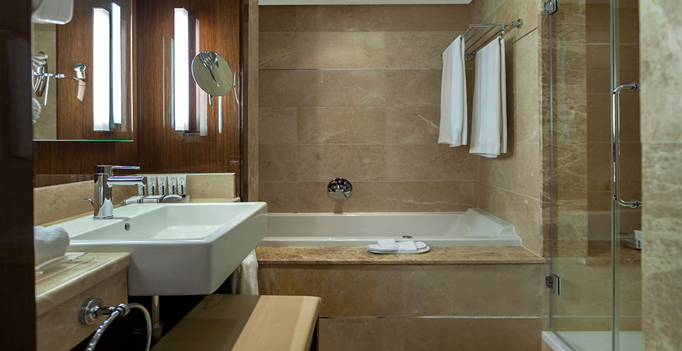 Bathroom 4, RADISSON BLU HOTEL & CONVENTION CENTER, Bab Bhar