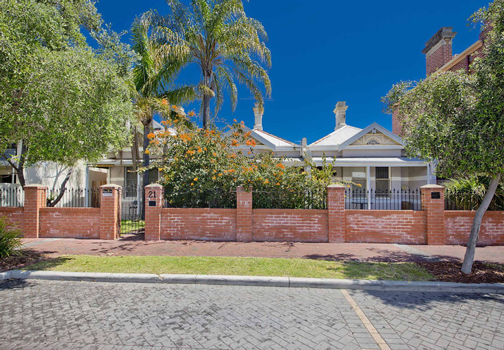 Exterior & Views 2, myOZexp Palmerston Lodge, Perth