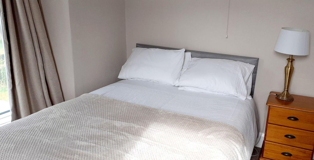 Bedroom 5, Queens Rooms, Gwynedd