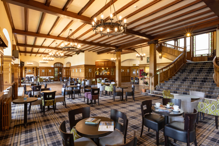 Food & Drinks 5, Highland Hotel, Highland