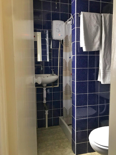 Bathroom, The Moorings B&B, Southend-on-Sea