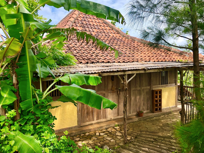 Exterior & Views 5