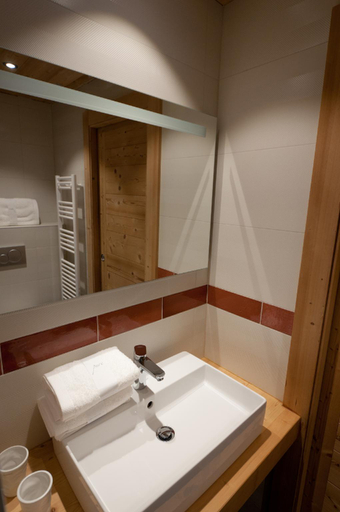 Bathroom 3, Appartements Chalet Le Fornay, Haute-Savoie