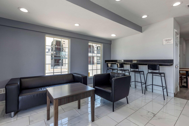 Public Area 2, Quality Inn Cameron, Milam