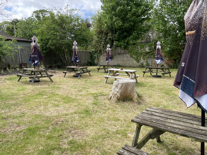 Others 3, The Swan Inn, West Berkshire