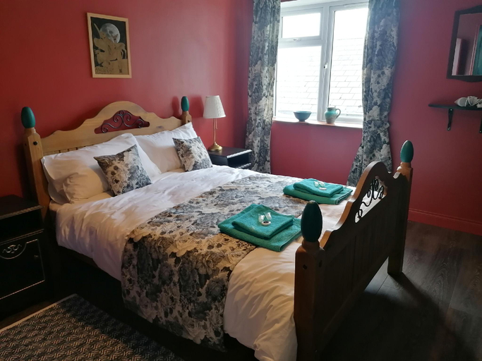 Bedroom 2, Mourne Mountain Art Apartments, Newry, Mourne and Down