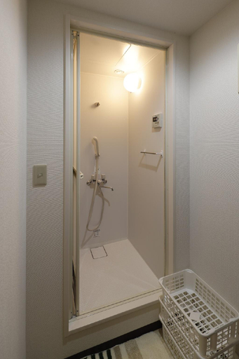 Bathroom 3, G&R House 101, Shinjuku