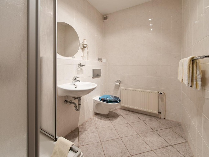 Bathroom 4, Seeschloß, Barnim