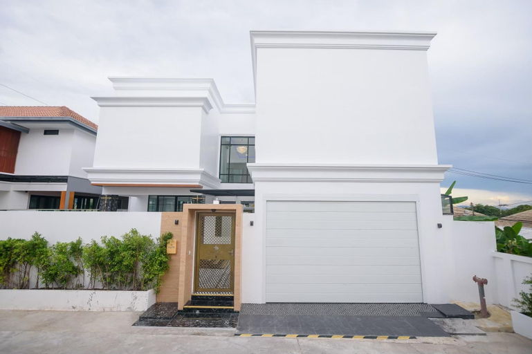 Pattaya Villa w/ bathtub - Exquisite Pool Villa I, Bang Lamung