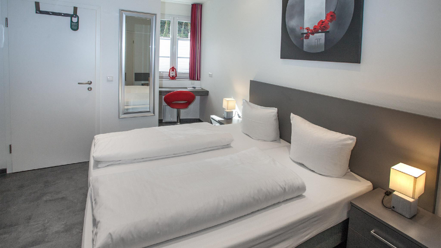 Bedroom 3, Hotel Zur Post Trier, Trier