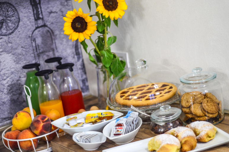 Food & Drinks 5, B&B Vicoli di Napoli, Napoli
