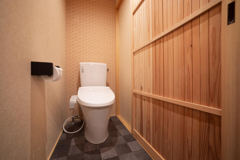 Bathroom 4, Rinn Miyagawacho Tsubaki, Kyoto