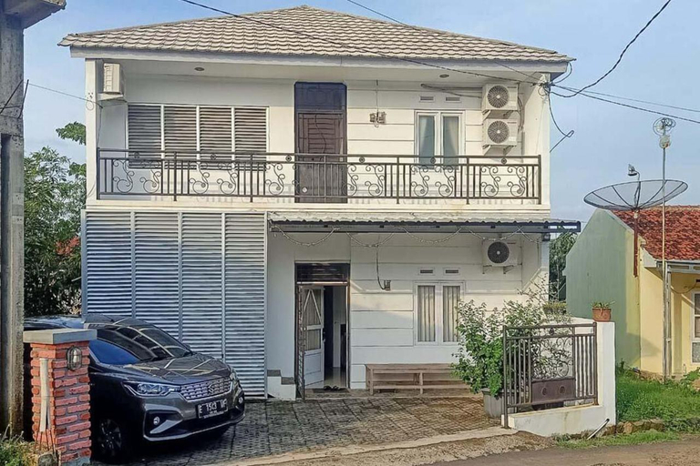 Exterior & Views, MARINA GUEST HOUSE SYARIAH Mitra RedDoorz, Majalengka