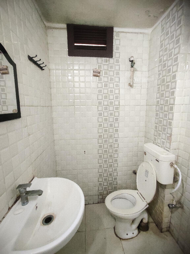 Bathroom 5, Hotel Akash , Haora
