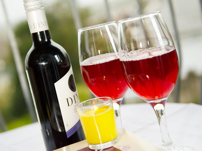 Food & Drinks 5, Wadebridge Self-catering, Cornwall