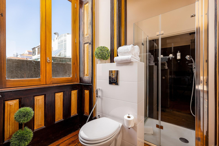 Bathroom 4, Your Opo Bolhao Apartments, Porto