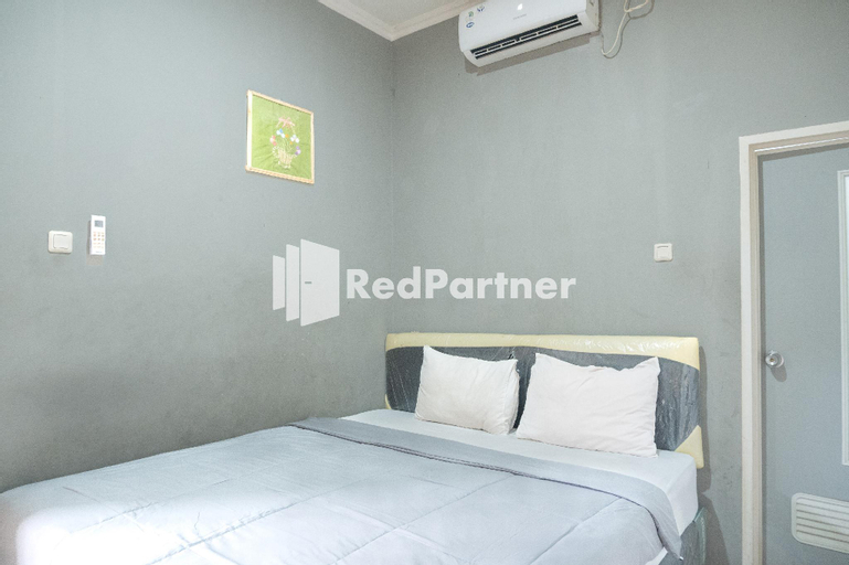Bedroom 2, Crown Residence near Tugu Yogyakarta Mitra RedDoorz, Yogyakarta