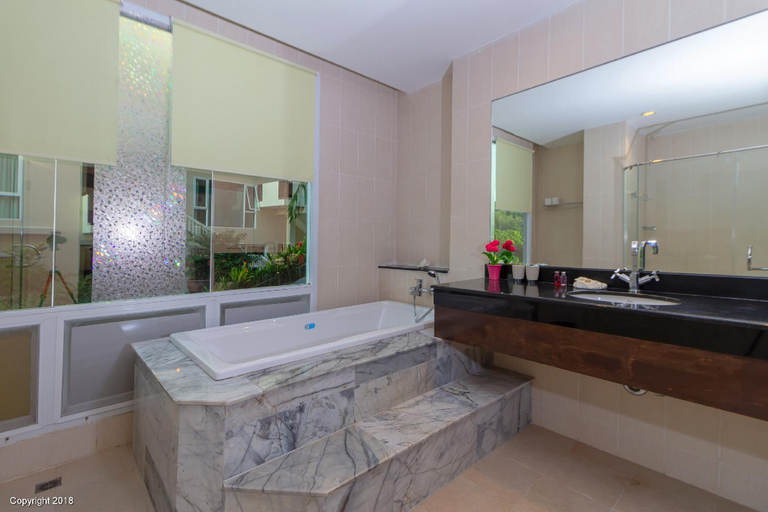 Bathroom 4, Karon View Serviced Apartments, Phuket Island