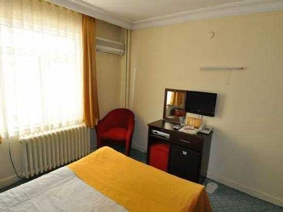 Others 2, Hotel Sahiner, Merkez