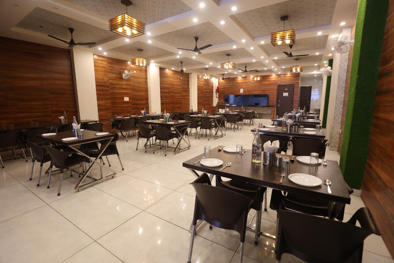 Food & Drinks 4, Hotel Siya Ram Haridwar, Dehradun