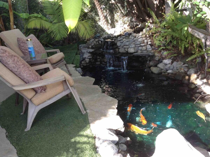 Others 4, Shared Home, Los Angeles