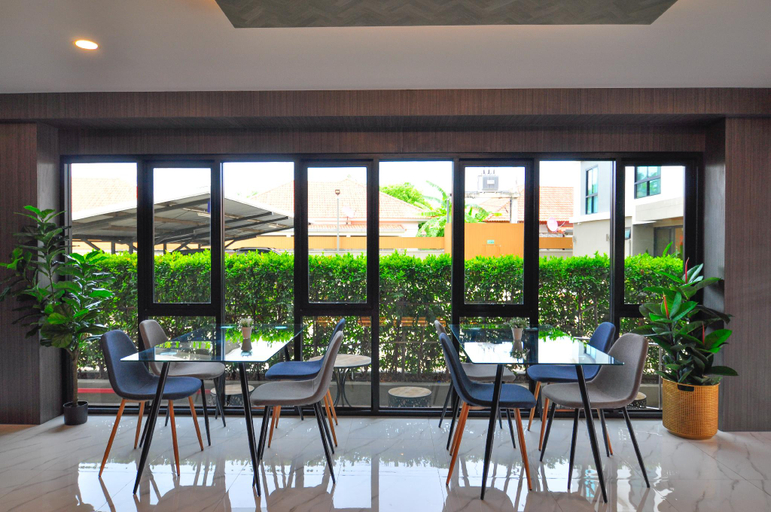 Food & Drinks 2, The S Block Condotel, Muang Khon Kaen