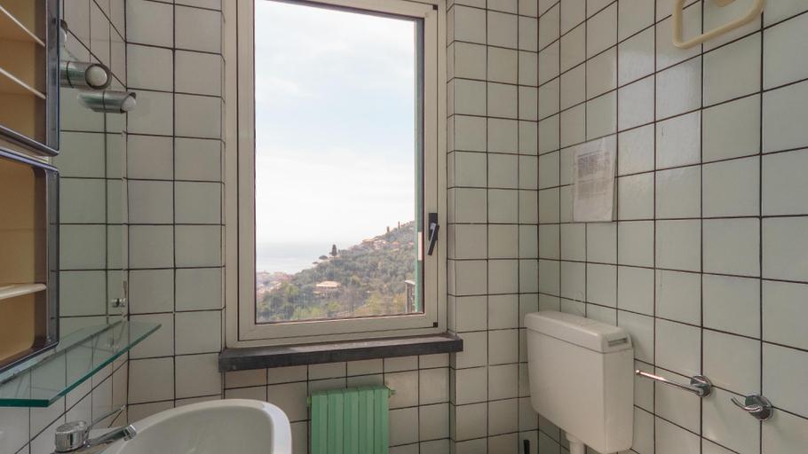 Bathroom 4, Villa With Pool in Recco Cinque Terr, Genova