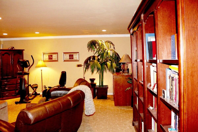 Others 5, Shared Home, Los Angeles