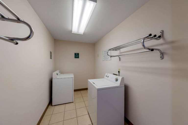 Bathroom 4, Quality Inn (Hamilton) AL, Marion