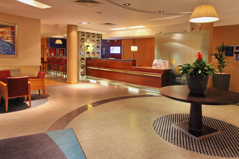 Public Area 2, Holiday Inn Express SOUTHAMPTON M27, JCT.7 by IHG, Hampshire