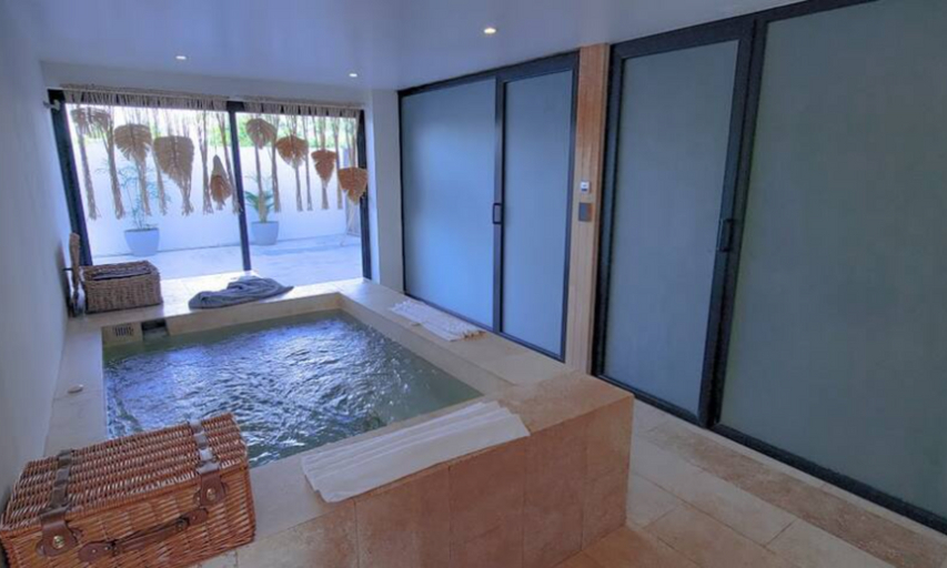 Bathroom 5, The Waves Tulum, Cozumel