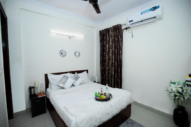 Bedroom 3, Hotel Royale Avenue, Delhi
