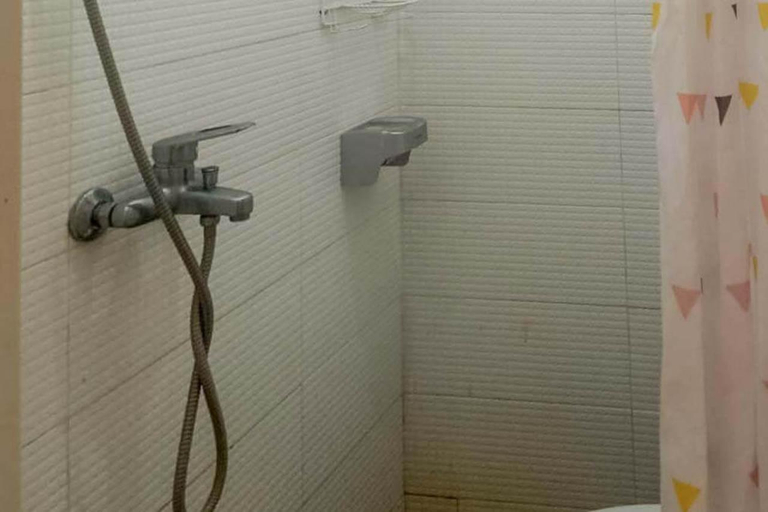 Bathroom 5, MARINA GUEST HOUSE SYARIAH Mitra RedDoorz, Majalengka