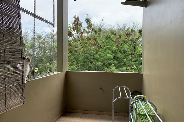 Exterior & Views 29