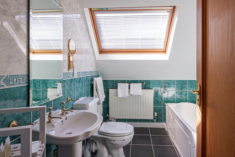 Bathroom, Wadebridge Self-catering, Cornwall